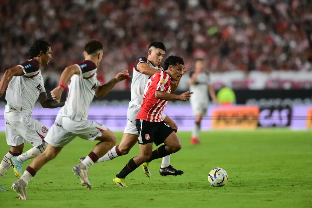 Dura caída en UNO: Estudiantes no pudo con Lanús y volvió a perder como local